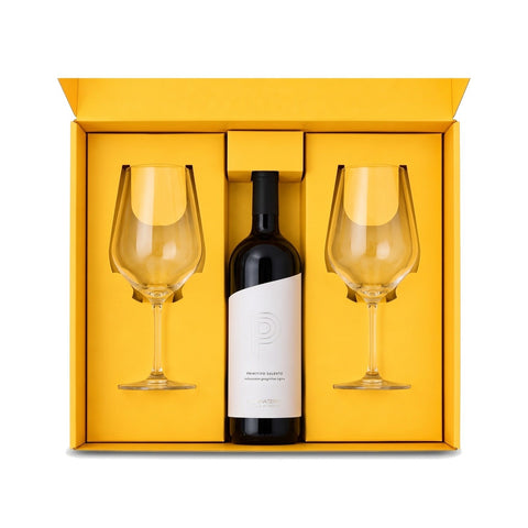 Box Ferrand: 2 copas Sommelier Classic (cristal) + Vino Tinto Primitivo · Fondo blanco